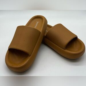 Joomra Unisex Cloud Slides, Golden Tan, EU40 US 9W 7M
